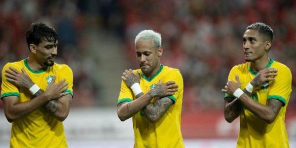 桑德罗两造点锁主力位置 内马尔两罚点差贝利4球